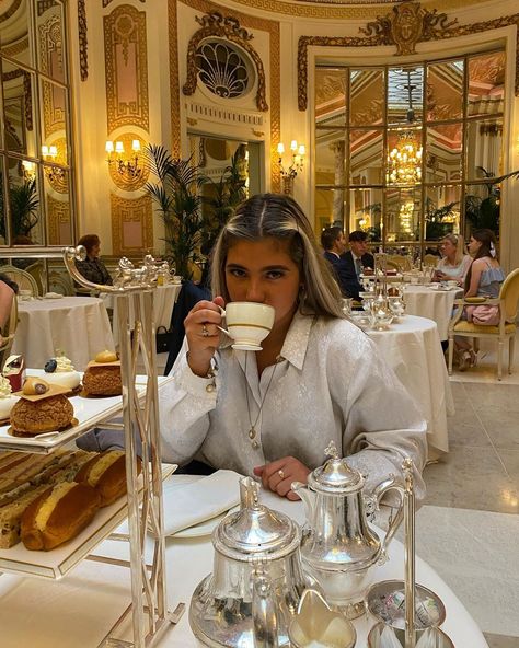 Afternoon Tea Pictures, Afternoon Tea Photoshoot, London Tea Outfit, Afternoon Tea Aesthetic, Tea Time Aesthetic, Afternoon Tea Outfit, Hbd To Me, Afternoon Tea London, London Tea