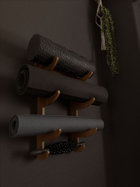 Absolutely love my amazon yoga mat rack! It’s minimal and doesnt throw off the other decor in the room. Yoga Mat Hanger Diy, Yoga Mat Organizer, Diy Yoga Mat Holder Wall, Yoga Mat Wall Storage, Yoga Mat Storage Ideas, Diy Yoga Mat Holder, Yoga Mat Rack, Denver Apartments, Yoga Storage