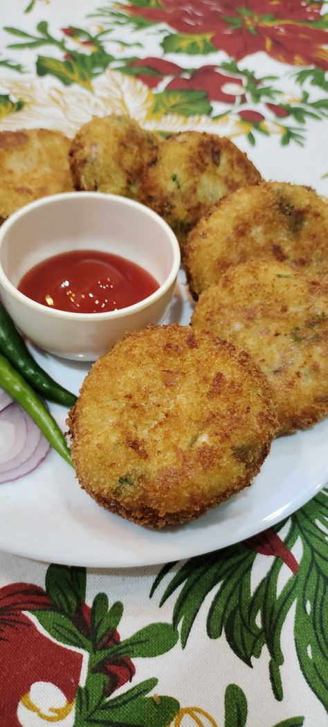 Non veg | Indian style recipe | cutlet | evening snacks Evening Snacks Snap, Cutlets Recipes Veg, Cutlet Recipes Veg, Lunch Indian Snapchat, Vegetable Cutlets Indian, Evening Snacks Indian, Veg Cutlet Recipes, Veg Cutlet, Food Snap