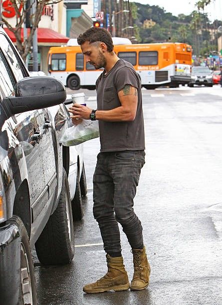 Shia Lebouf Fashion, Shia Labeouf Boots, Shia Labeouf Outfits, Work Boots Outfit Men, Tactical Boots Outfit Men, Tactical Boots Outfit, Shia Labeouf Tattoo, Bad Boy Outfit, Shia Leboeuf