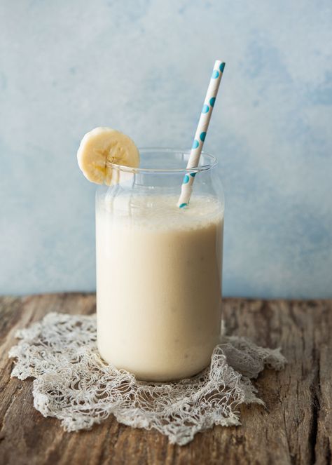 Homemade Korean banana milk in a glass. Korean Drinks Recipe, Korean Banana Milk, Korean Drink, Korean Food Side Dishes, Unripe Banana, Korean Drinks, South Korean Food, Korean Cooking, Dairy Drinks