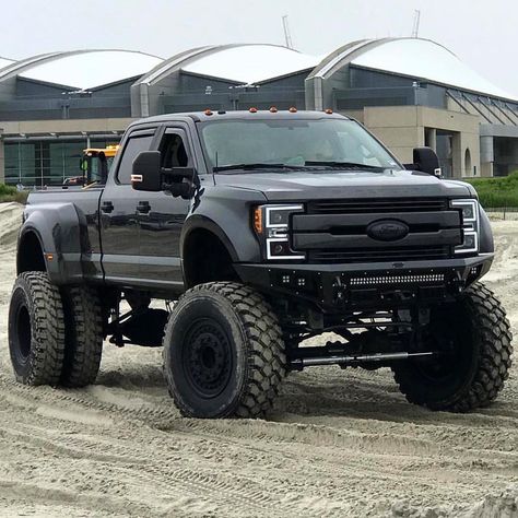 BADASS SUPER DUTY!!! 😍😍😍 Lifted Ford, Truk Ford, Jacked Up Chevy, Trucks Lifted, Custom Lifted Trucks, Trucks Lifted Diesel, Ford Powerstroke, Dually Trucks, Black Truck