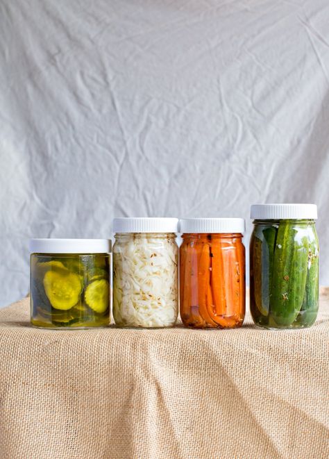 Pickle Juice Recipe, Leftover Pickle Juice, Dill Pickle Juice, Farmers Market Stand, Vinaigrette Salad, Pickle Juice, Pickle Jars, Juice Drinks, Distilled White Vinegar