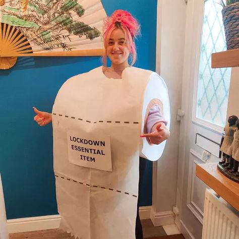 Funny toilet paper costume Toilet Paper Halloween Costumes, Blind Leading The Blind Costume, Unusual Halloween Costumes, Toilet Costume, Crazy Halloween Costumes, Paper Costume, Kids Toilet, Halloween Costume Props, Carnaval Costume