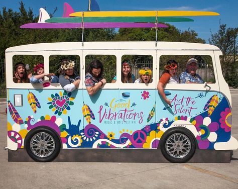 Vw Bus Cutout Photo Booth, Foto Party, Outdoor Photo Op Ideas, Party Van, Festival Photo Booth, Photo Booths Ideas, Photo Both Ideas, Photo Booth Ideas, 60s Theme