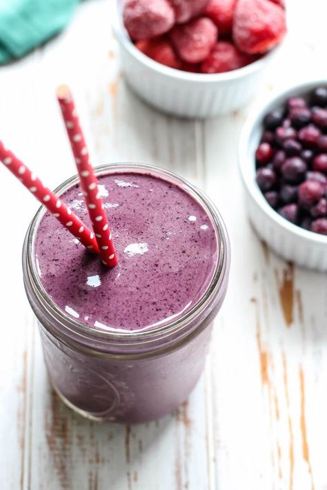 Kick your health up a notch with this Purple Power Superfood Smoothie. Using berries rich in antioxidants, plus acai powder for a superfood boost. Add your favorite protein powder for a filling on-the-go meal. Smoothie Berries, Acai Powder, Strawberry Blueberry Smoothie, Fruity Recipes, Blueberry Smoothie, Strawberry Blueberry, Protein Powder, Brunch Recipes, Chocolate Fondue