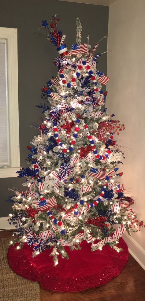 America Christmas Tree, American Flag Christmas Tree, Fourth Of July Christmas Tree, Red White Blue Christmas Tree, Patriotic Christmas Tree Ideas, Patriotic Tree Decorations, 4th Of July Christmas Tree, 4th Of July Tree Decorations, Red White And Blue Christmas Tree