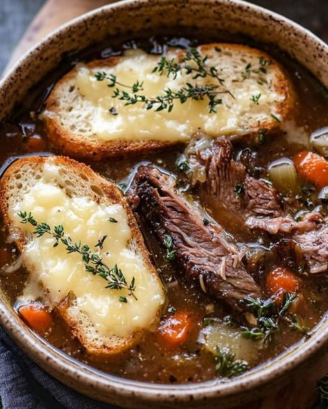 French Onion Beef Short Rib Soup. Tender short ribs, caramelized onions, and Gruyère-topped French bread make this a perfect winter dish. French Onion Short Ribs, Beef Short Rib Soup, Short Rib Soup, Short Rib Beef Stew, French Onion Beef, Short Rib Stew, Rib Soup, French Dinner, Beef Short Rib Recipes