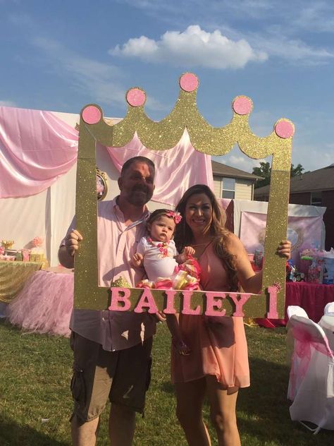 Princess Party Theme Decorations, 1st Birthday Party Ideas Princess, Outside Princess Birthday Party, Diy Princess Themed Birthday Party, Royal Princess Party, Her Royal Fiveness Birthday Decorations, Princess 1 Year Birthday Party, 1st Princess Birthday Party, Pink Princess Party Decorations