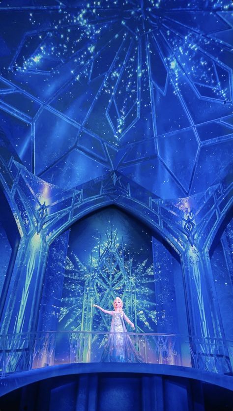 Elsa Ice Castle, Elsa Wallpaper, Frozen Aesthetic, Elsa Fanart, Frozen Castle, Ice Palace, Frozen Pictures, Frozen Christmas, Disney Wallpapers