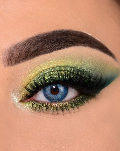 Emerald Green Eyeshadow Looks For Prom, Green Yellow Eye Makeup, Green And Yellow Eyeshadow Looks, Lime Green Eyeshadow Looks, Green Shadow Makeup, Green Festival Makeup, Green And Gold Eye Makeup, Lime Green Eyeshadow, Green Eyeshadow Looks