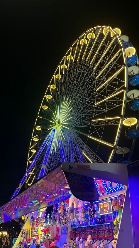 Oc Fair Aesthetic, Carnival Asthetic Picture, Fair At Night Aesthetic, Aesthetic Carnival Pictures, Theme Park Aesthetic Night, Fairs At Night, The Fair Aesthetic, Fair Astethic, Fair Date Aesthetic