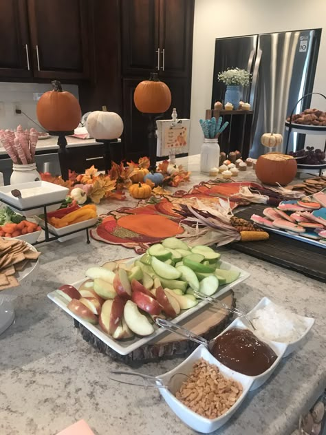 Fall Reveal Party Ideas Gender, Call Gender Reveal, Fall Gender Reveal Food, Pumpkin Gender Reveal Food Ideas, Smash Pumpkin Gender Reveal, November Gender Reveal Ideas For Party, Fall Gender Reveal Party Food, Pumpkin Gender Reveal Ideas For Party, Halloween Gender Reveal Party Food