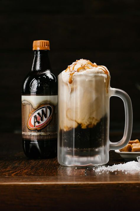 A&w Root Beer Float, Root Beer Float Recipe, Float Recipes, Beer Drinks, Brownie Sundae, A&w Root Beer, Beer Float, Delicious Cream, Root Beer Float