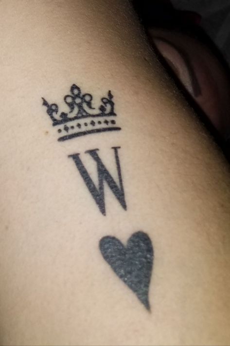 W Tattoo Letter Design, W Letter Tattoo, W Letter Design, Ab Pics Snapchat, Lover Tattoos, Crown Finger Tattoo, W Alphabet, Chocolate Cake Recipe Moist, Tatoo Inspiration