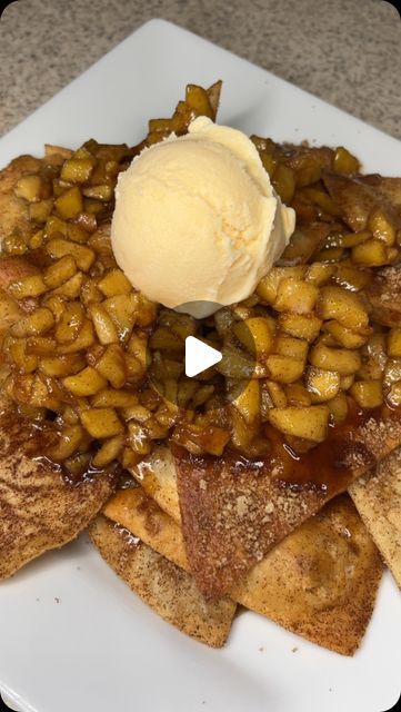 🇲🇽 Ashh on Instagram: "Let’s get into these APPLE PIE NACHOS 🤤🤤 These were sooo good and definitely a must try 🙌🏻 #desserts #rvafood #rvafoodie #foodie #smores" Nachos, Apple Pie, Pie, Dessert, On Instagram, Instagram