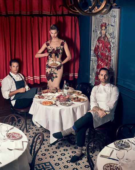 Rose Print Dress, Healthy Meal Delivery Service, Vogue Us, Healthy Food Delivery, Spring Vegetables, Karlie Kloss, Thai Style, Vogue Magazine, Food Delivery