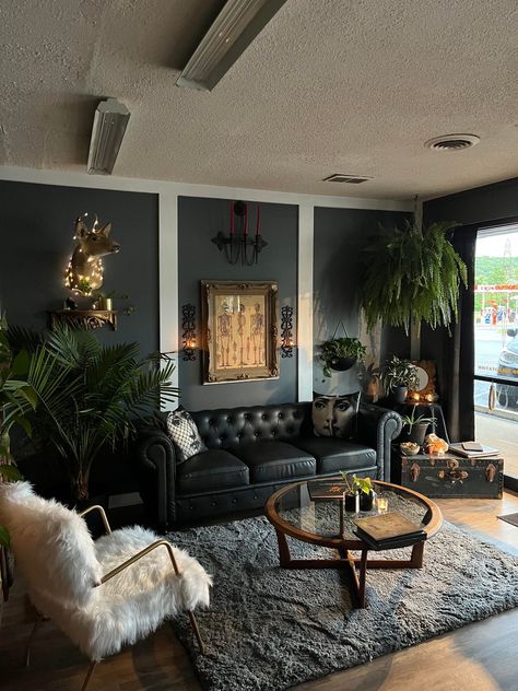 Modern Goth Home, Goth Living Room, Gothic Living Room, Dark Living Rooms, Deco Studio, Dark Home Decor, Goth Home Decor, Dark Home, Apartment Decor Inspiration