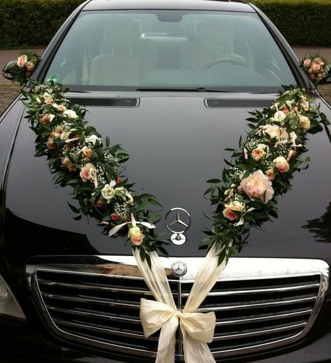 Wedding Car Deco, Weddings Decorations Elegant Romantic, Small Bridal Bouquets, Bridal Car, Wedding Car Decorations, Bridal Mehendi Designs, Elegant Centerpieces, Wedding Decor Elegant, Deco Floral