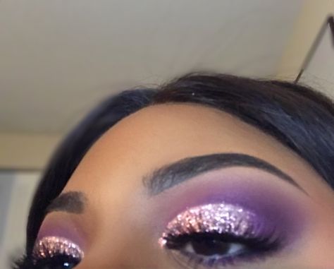 Purple Cut Crease Eyeshadow, Makeup Ideas Purple, Eyeshadow With Glitter, Purple Cut Crease, Silver Glitter Eye Makeup, Crease Eyeshadow, Nagel Art, Maquillage Yeux Cut Crease, Ideas For Makeup