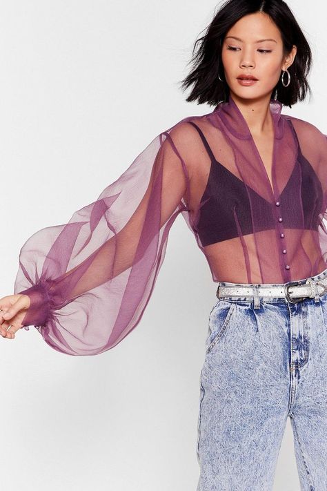 2020 Fall Fashion Trends for Women Voluminous sheer overlays  Paired with a simple bralette underneath, this sexy top will have you ready for your next night out in no time. Organza Blouse, Sheer Shirt, Fall Ideas, Mode Inspo, Fall Fashion Trends, Sheer Blouse, Outfit Inspirationen, Fashion Inspo Outfits, Ideias Fashion