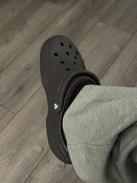 Black Fuzzy Crocs, Grey Crocs Aesthetic, How To Style Black Crocs, Fur Crocs Outfit, Grey Crocs Outfit, Black Fur Crocs, Black Crocs Aesthetic, Croc Colors, Black Crocs Outfit