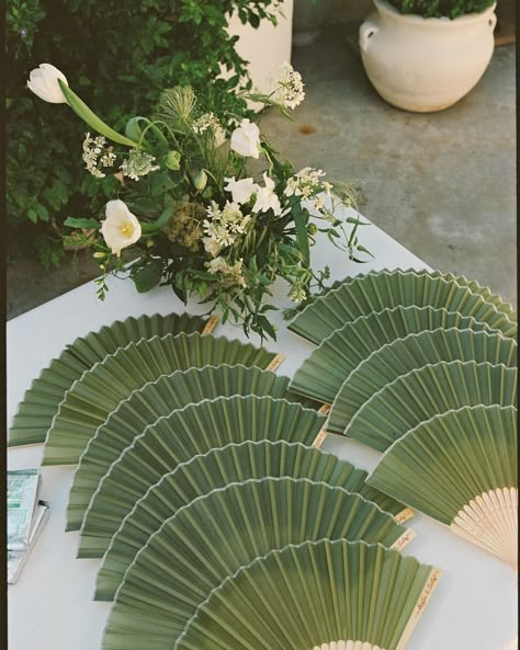 K&C fallbrook, california 🏹 still at a loss for words at how stunning & peaceful this wedding day was! so grateful for your vision and trust, @kriscloud & @itscarlossanchez !! incredible images by my dear friend, @lizrudman 🕊️ Thank you vendors!! Venue: @jeuneperche Planning & Design: @thismodernbride_ Photo & Video: @lizrudman @johnwstambaugh Content Creation: @katecorpcc Florals: @palomafloral Makeup: @makeupbysofiarose Stationary: @royalsolcreative Signage: @typeandtrim Catering:... Lilac Tropical Wedding, Green Antique Aesthetic, Tulum Wedding Florals, Jungle Wedding Flowers, Subtle Tropical Wedding, Wedding Theme Tropical, Summer Wedding Colors Green, Minimalist Luxury Wedding, Palm Wedding Arch