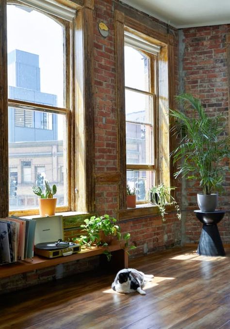 New Yorker Loft, Brick Apartment, Loft Apartment Decorating, Nyc Loft, New York Loft, Seattle Homes, Apartment Decoration, Loft Interiors, Geek Decor