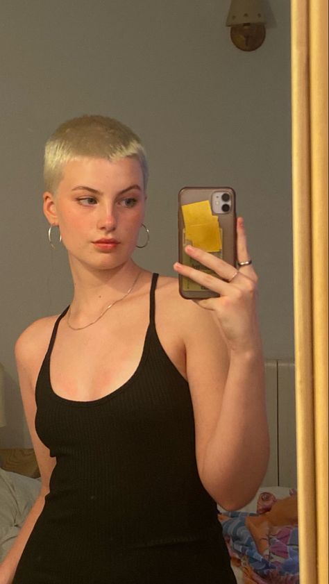 Buzz Cut With Big Forehead, Blond Buzzcut Woman, Shaved Head Round Face, Buzz Cut On Women, Platinum Buzzcut Women, Buzz Cut Hairstyles Woman, Buzzed Hair Women Round Face, Buzz Cut Round Face, Buzz Cut Women Growing Out