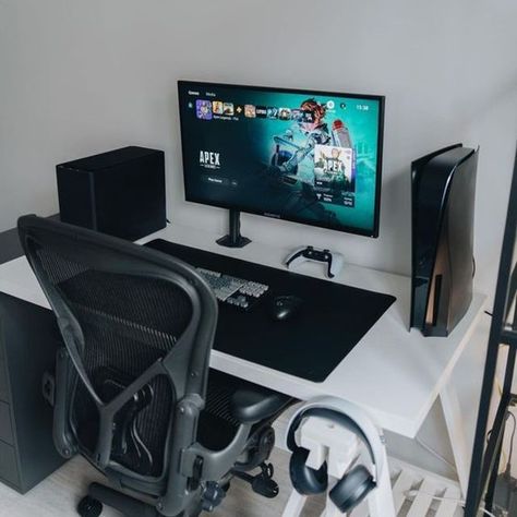 Setup Room Ideas, Black White Interior Design, Man Bedroom Ideas, Best Pc Setup, Dream Desk Setup, Desk Setup Gaming, Spiderman Room Decor, Game Display, Small Room Interior