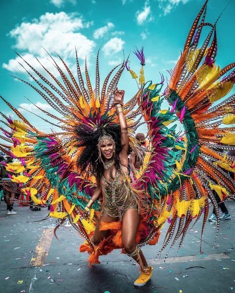 Shell D Place! 50 Photos From Trinidad Carnival, The Greatest Fete On Earth Trinidad Carnival Costumes, Brazilian Carnival Costumes, Diy Karneval, Carribean Carnival Costumes, Carnival Outfit Carribean, Caribbean Carnival Costumes, Carnival Dancers, Carnival Girl, Carnival Fashion