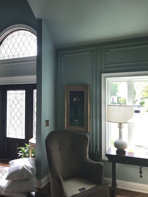 A Room That's Chock-full of Interior Decorating Lessons | Laurel Home Farmhouse Paint Color, Benjamin Moore Wythe Blue, Farmhouse Decor Trends, Benjamin Moore Blue, Wythe Blue, Blue Wall Colors, Dining Room Paint, Farmhouse Paint Colors, Farmhouse Paint