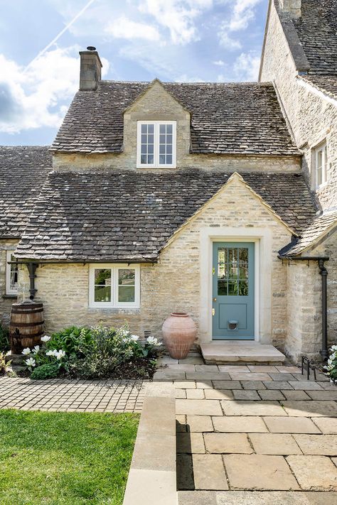 Cotswold House, English Country Cottages, English Farmhouse, Cotswolds Cottage, English Houses, Stone Farmhouse, Country House Interior, Cottage Exterior, Home Finds