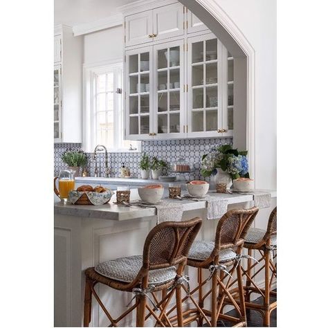 Katie Davis Design (@katiedavisdesign) • Instagram photos and videos Katie Davis Design, Carrera Marble Countertops, Katie Davis, Traditional Kitchen Remodel, Modern Luxury Interior, English Country Style, Country Living Magazine, Luxe Interiors, House Beautiful