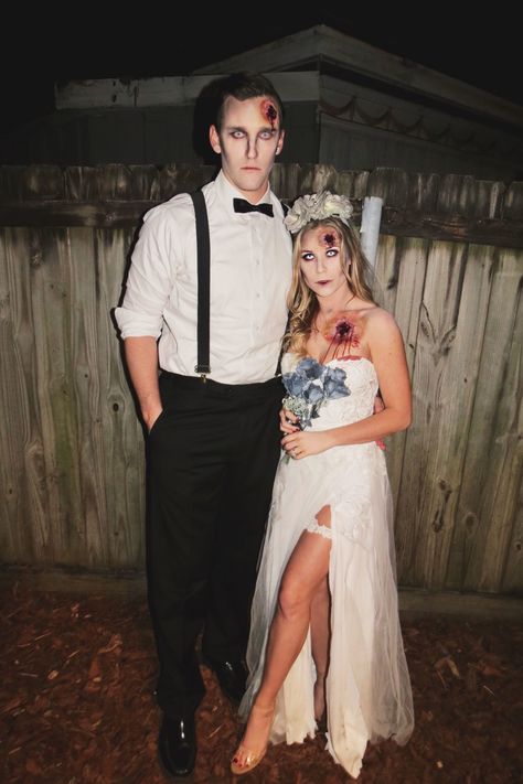 This list has a lot of easy and unique ideas for easy couple halloween costumes for 2020. So many cute and funny options for ultimate relationship goals. As a college student with a boyfriend, it’s hard coming up with a costume idea and I don’t like spending a lot either. This list is good for people like me and I like that there are plenty DIY costume ideas to do at the last minute. #coupleshalloweencostumes #diyhalloweencostumes #halloween Bride And Groom Halloween Costumes Ideas, Zombie Couple Costume, Scary Couples Halloween Costumes, Halloween Bride Costumes, Easy Couple Halloween Costumes, Halloweenský Makeup, Zombie Halloween Costumes, Kostuum Halloween, Halloween Bride