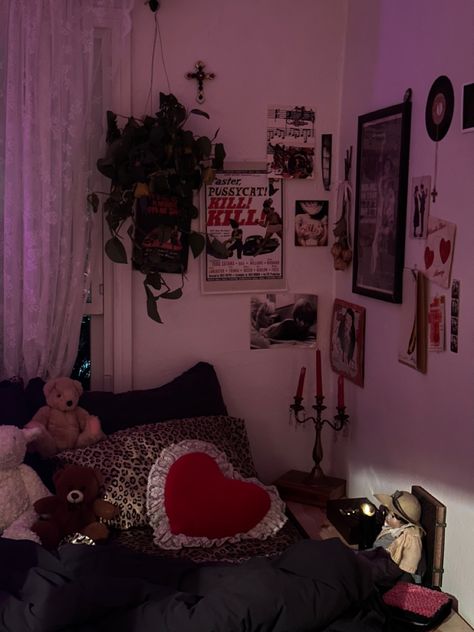 Cupid Room Aesthetic, Edgy Dorm Room Aesthetic, Burlesque Room Aesthetic, Alt Decorated Room, Red Black And White Dorm Room Ideas, Lady Room Ideas Bedrooms, Alternative Decor Home, Crashing Out Aesthetic, Large Room Decor