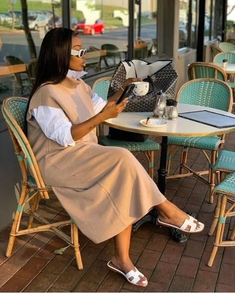 Modest Chic Outfits Street Styles, Elegant Causal Outfits, Sweater Dress Sleeveless, Knitted Sweater Dress, Tan Women, Sleeveless Mock Neck, Stylish Work Attire, Business Casual Outfits For Work, Effortlessly Chic Outfits