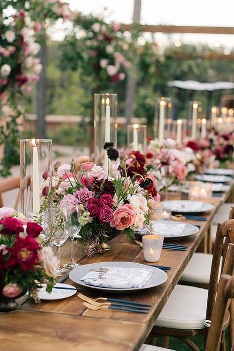 Tafel Decor, Wedding Table Designs, Candle Table, Wedding Tables, Wedding Table Settings, Wedding Tablescapes, Burgundy Wedding, Wedding Mood, Wedding Candles