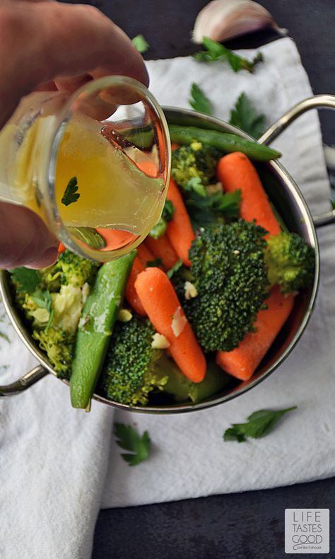 Fresh vegetables steamed to perfection and drizzled in garlic butter | by Life Tastes Good is an easy to make side dish, but I find myself snacking on these addicting veggies all the time! Steamed Veggies Recipe, Steam Vegetables Recipes, Buttered Vegetables, Vegetable Side Dishes Recipes, Steam Recipes, Steamed Vegetables, Garlic Recipes, Nutritious Snacks, Healthy Vegetables