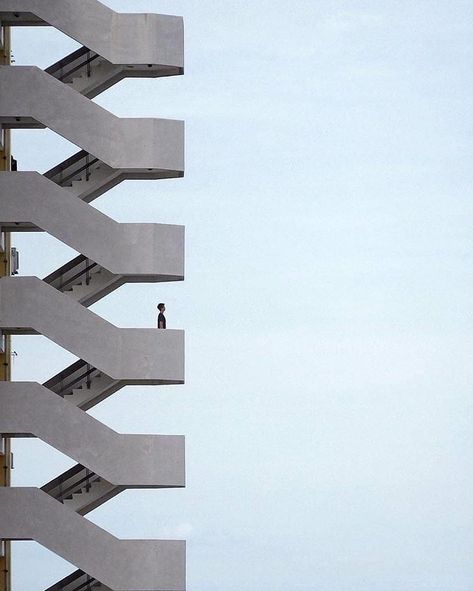 @somebrut_somewax on Instagram: “🗿 Textile Center, Singapore.  Architect: n/a Photographer: Jeryl Tan (@j9ryl) Via: @j9ryl / @nowness  #art #artist #architect #archilovers…” Singapore Photos, Brutalism Architecture, Building Stairs, Brutalist Architecture, Minimalist Architecture, Architecture Exterior, Brutalism, Stairs Design, Contemporary Architecture