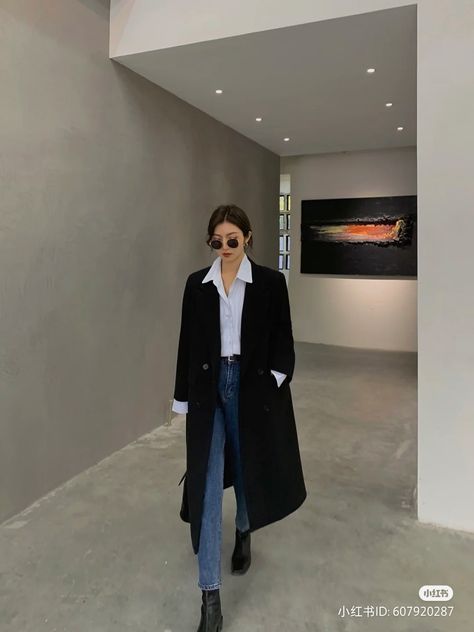 Long Black Coat Outfit, Minimal Outfit Winter, Formal Ootd, Black Coat Outfit, Daily Dress Me, Long Coat Outfit, White Shirt Outfits, Streetwear Winter, Best Winter Outfits