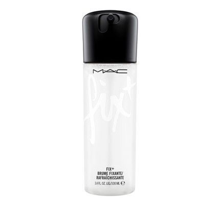 Beauty - A Luxuriant Life Mac Makeup Lipstick, Mac Fix, Hydrating Makeup, Fix Makeup, Mattifying Primer, Makeup Wishlist, Batons Matte, Mini Mac, Makeup Setting Spray