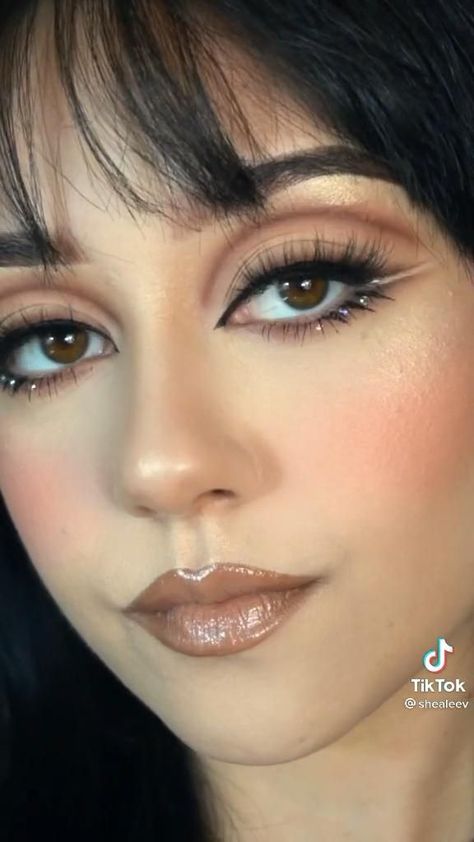 70s eye makeup [Video] in 2022 | 70s makeup, Makeup eyeliner, Disco makeup Eye Makeup Video, 70s Eye Makeup, 70s Hair And Makeup, Disco Makeup, 60s Makeup, 70s Makeup, Makeup Video, Retro Makeup, Make Up Inspiration