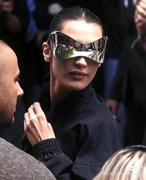 Futuristic Sunglasses for Men Women Alien Oversized Wrap Around Shield Fashion Chic Mask Sun Glasses Shades Futuristic Shield, Futuristic Glasses, Y2k Futuristic, Improve Vision, Futuristic Sunglasses, Celebrity Sunglasses, Silver Mask, Mirror Sunglasses, Black Y2k