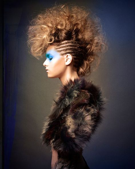 Heavy Metal Hairstyles, Runway Hairstyles, Catwalk Hair, High Fashion Hair, Avant Garde Hair, Runway Hair, Mode Editorials, Editorial Hair, Extreme Hair