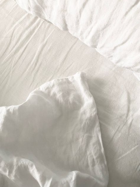 White Linen Bedding Aesthetic, Clean Bedding Aesthetic, Clean Linen Aesthetic, Fresh Sheets Aesthetic, White Linen Aesthetic, Fresh Linen Aesthetic, Fresh Laundry Aesthetic, Bedding Aesthetic White, Soft Comfort Aesthetic