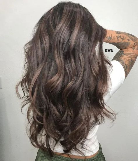 20 Alluring Hairstyles Featuring Ash Brown Hair Color Cool Brown Hair, Brown Hair Trends, Rambut Brunette, Ash Brown Hair Color, Mushroom Hair, Ash Brown Hair, Brown Hair Inspo, Brunette Hair With Highlights, Long Hair Color