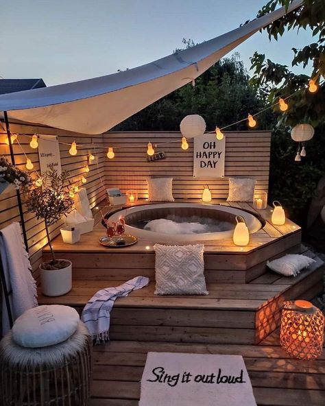 Backyard Jacuzzi, Whirpool Outdoor, Garden Jacuzzi Ideas, Hot Tub Room, Hot Tub Patio, Outdoor Hot Tub, Hot Tub Deck, Hot Tub Backyard, Hot Tub Garden