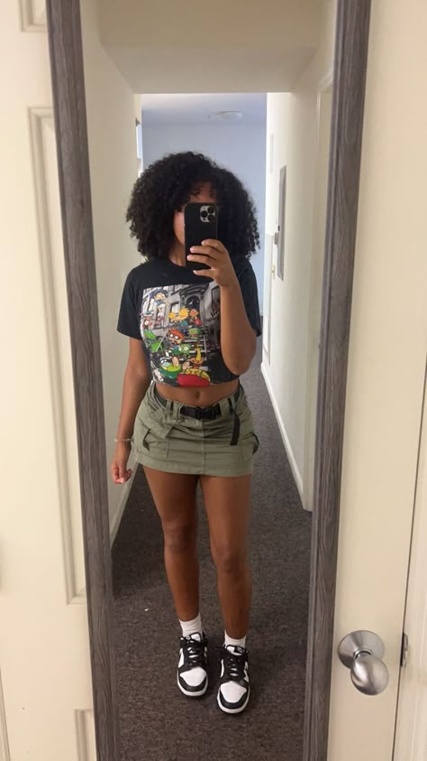 Outfit Ideas Cargo Skirt, Green Cargo Skirt Outfit Black Women, Skirt Fits Black Women, Baddie Outfits Skirt, Cute Skirt Outfits Black Women, Green Skirt Outfit Black Women, Short Cargo Skirt Outfit, Cargo Skirt Outfit Black Women, Green Cargo Skirt Outfits