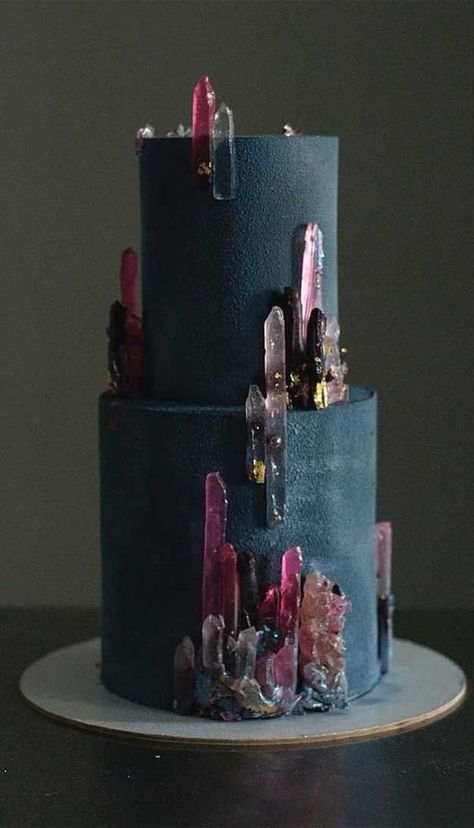 Witch Wedding, Geode Cake, Tiered Cake, Dark Wedding, Gorgeous Wedding Cake, Cake Trends, Unique Wedding Cakes, Cakes Wedding, Cool Wedding Cakes